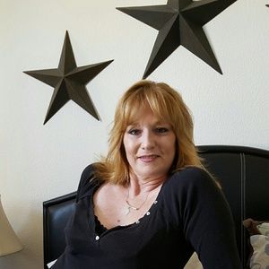 Meet your Posher, Deanna