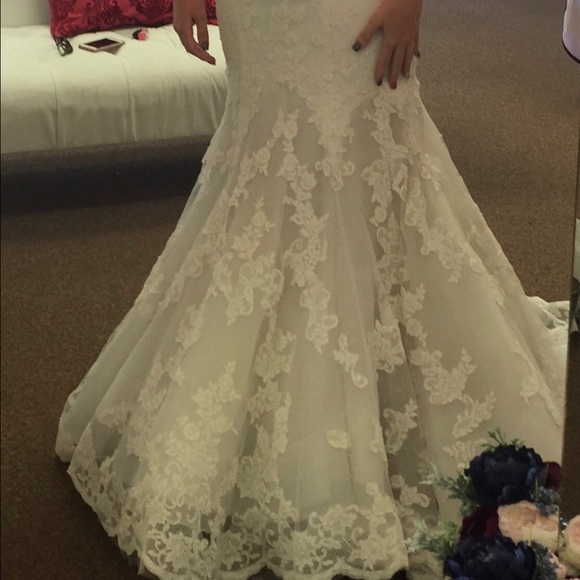 Beautiful Brand New Wedding Dress - Picture 3 of 4