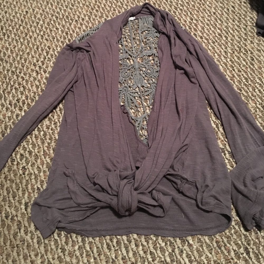 Grey light cardigan with crocheted back