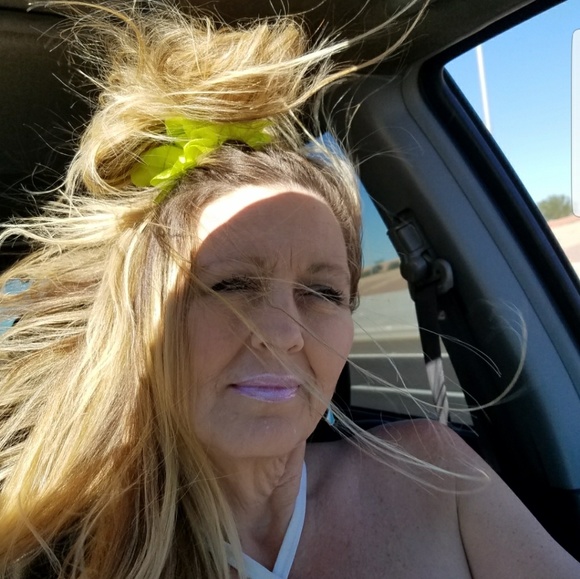 Meet your Posher, Holli - Picture 4 of 4