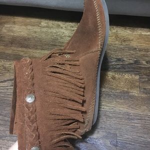 Minnetona Moccasin Boots