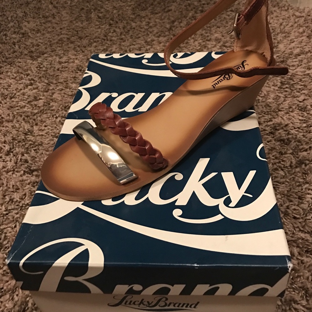Lucky Brand tan leather wedge sandals. NIB!