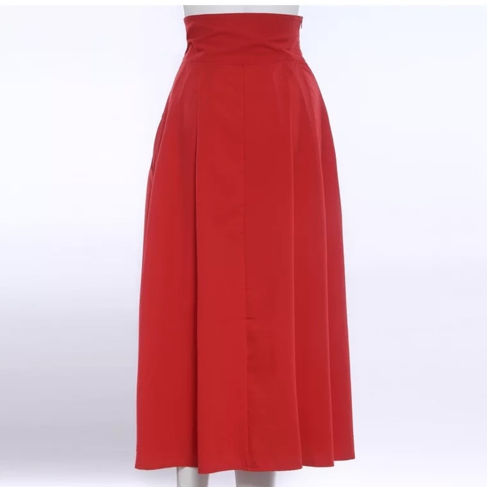 Red skirt - Picture 3 of 5