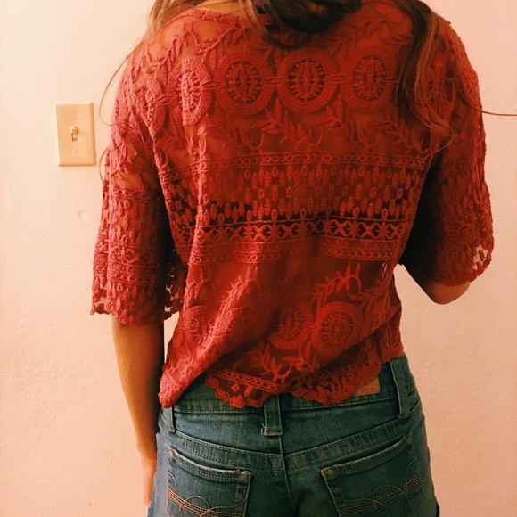 See-through red sheer crop top - Picture 2 of 4