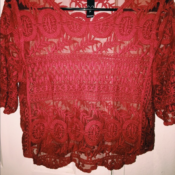 See-through red sheer crop top - Picture 3 of 4