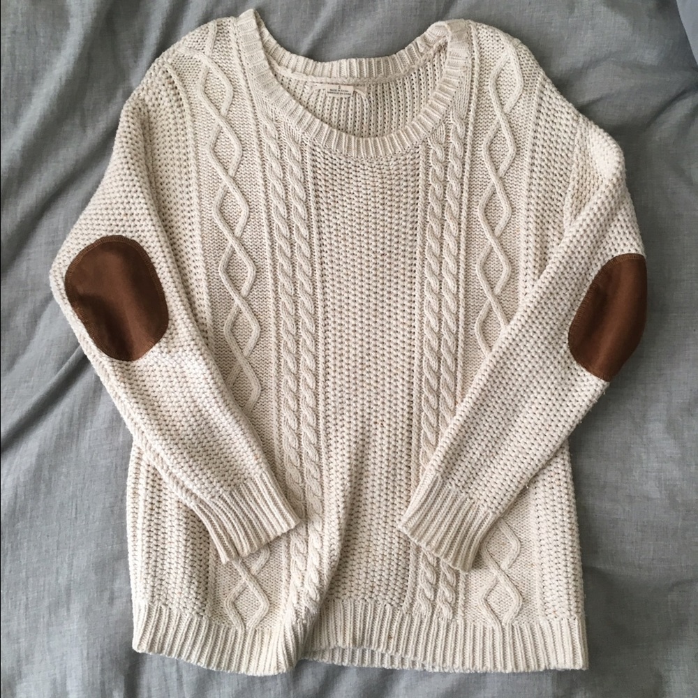 Oversized sweater with elbow patches