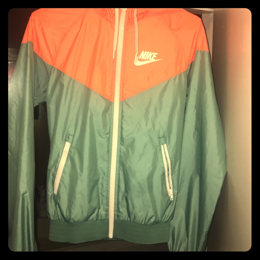 Women's Nike sportswear Wind runner