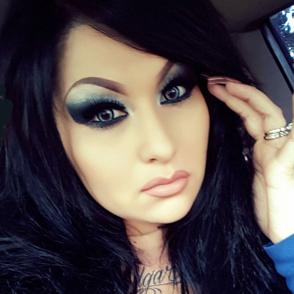 Meet your Posher, Roxanne