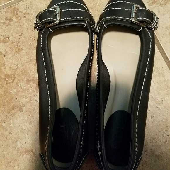 black flats - Picture 1 of 2