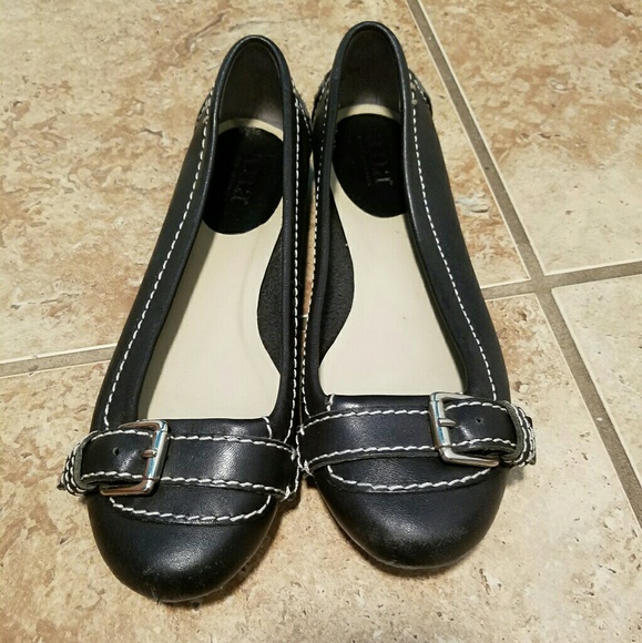 black flats - Picture 2 of 2