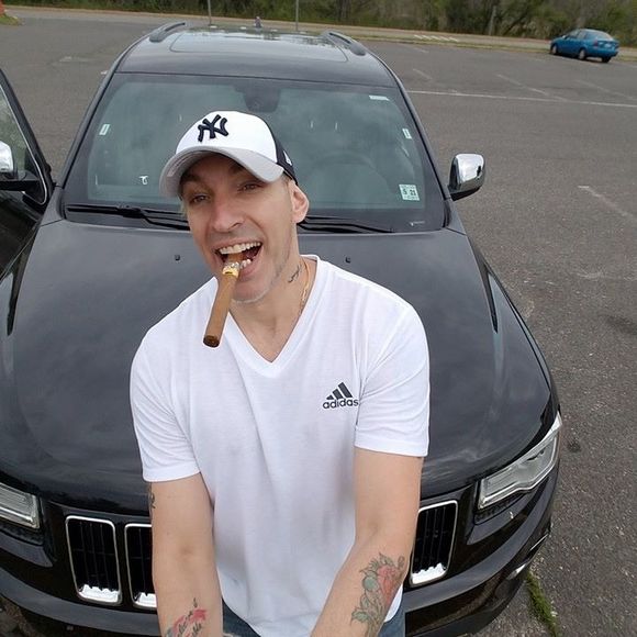 Meet your Posher, Carlos - Picture 1 of 1