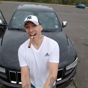 Meet your Posher, Carlos