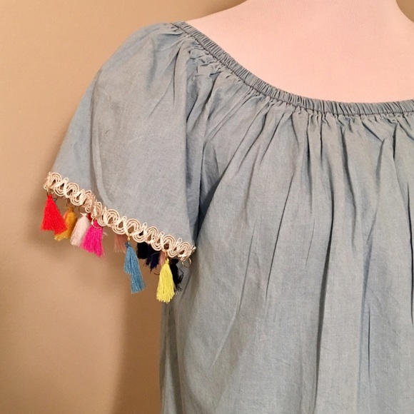 Boho Off The Shoulder Chambray Top - Picture 4 of 5