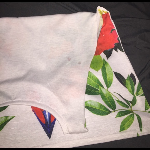 Top - Picture 2 of 2