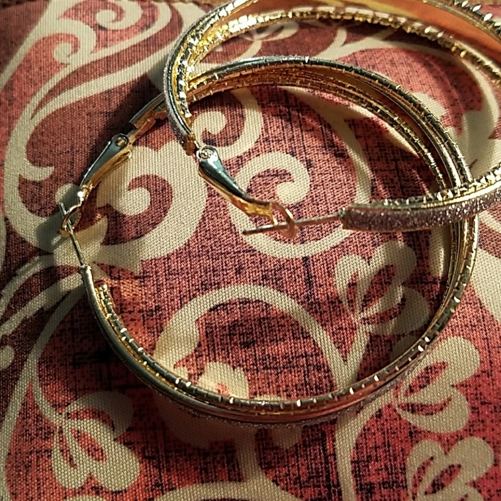Hoop earrings - Picture 3 of 4