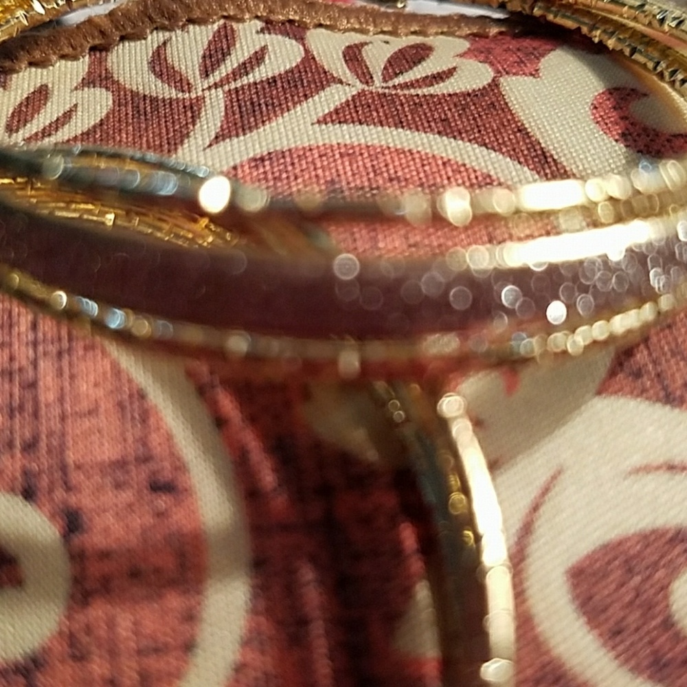 Hoop earrings - Picture 4 of 4