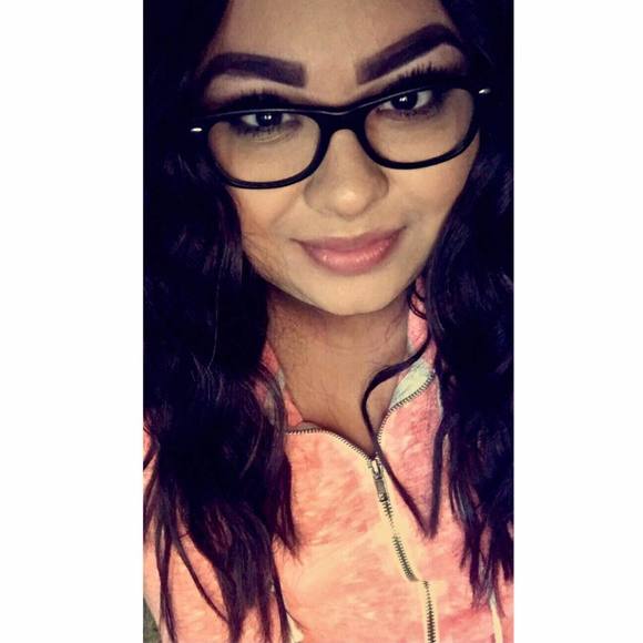 Meet your Posher, Natalie - Picture 1 of 1