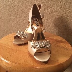 Badgley Mischika Size 6