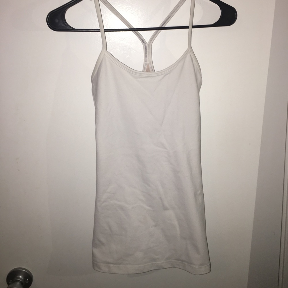 Lululemon white workout tank with built in bra