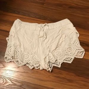 Indigo Rein - White Crochet shorts
