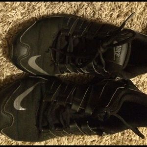 Boys Nike air shocks size 7