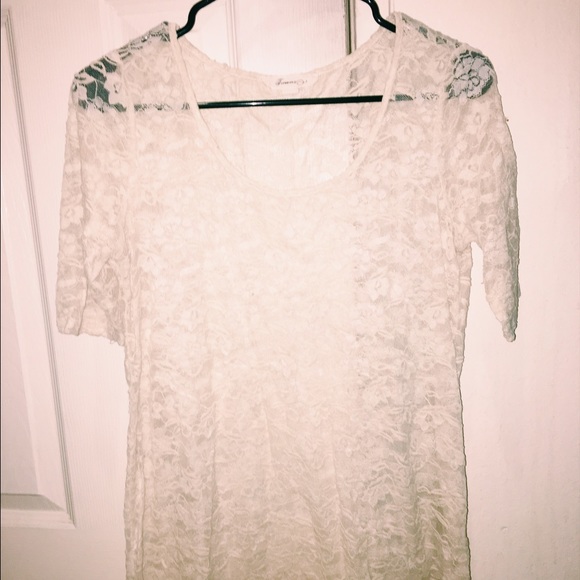 See-through white lace type quarter length top - Picture 3 of 4