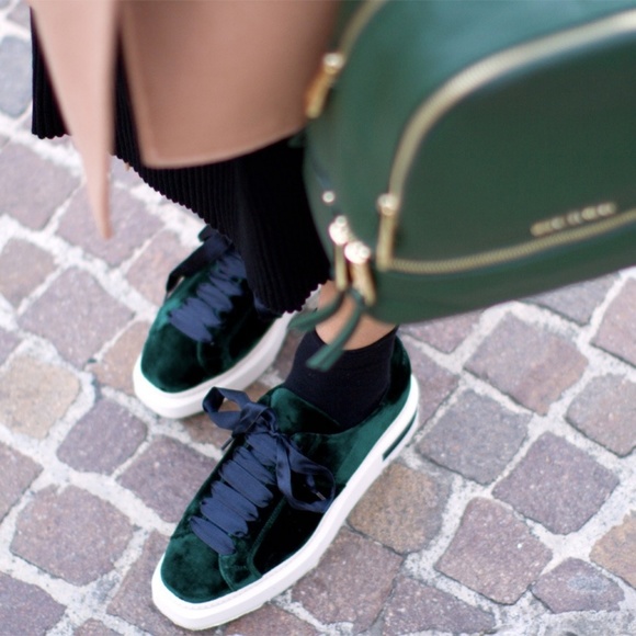 velvet sneaker - Picture 2 of 5