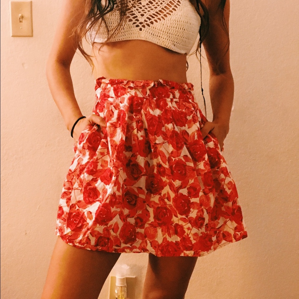 Red floral mini skirt with pockets
