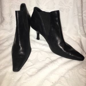 Black pointy bootie