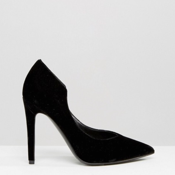 Kendall + Kylie Black Suede Pumps - Picture 2 of 4