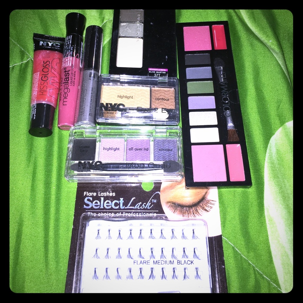 Eyeshadow/ Lip Gloss/ Lash Bundle