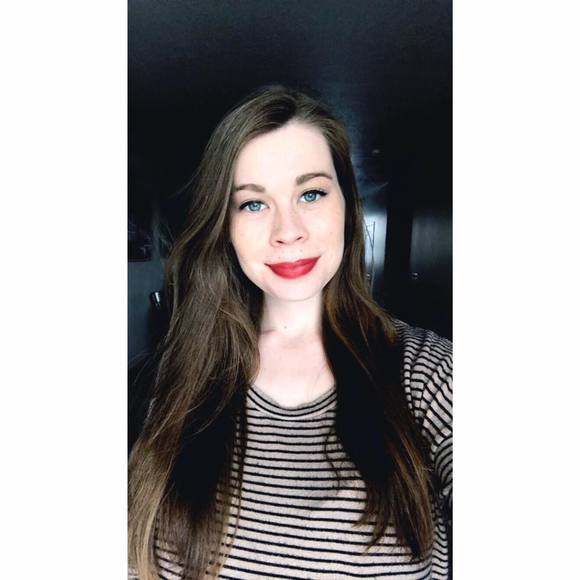 Meet your Posher, Alexandra - Picture 1 of 1