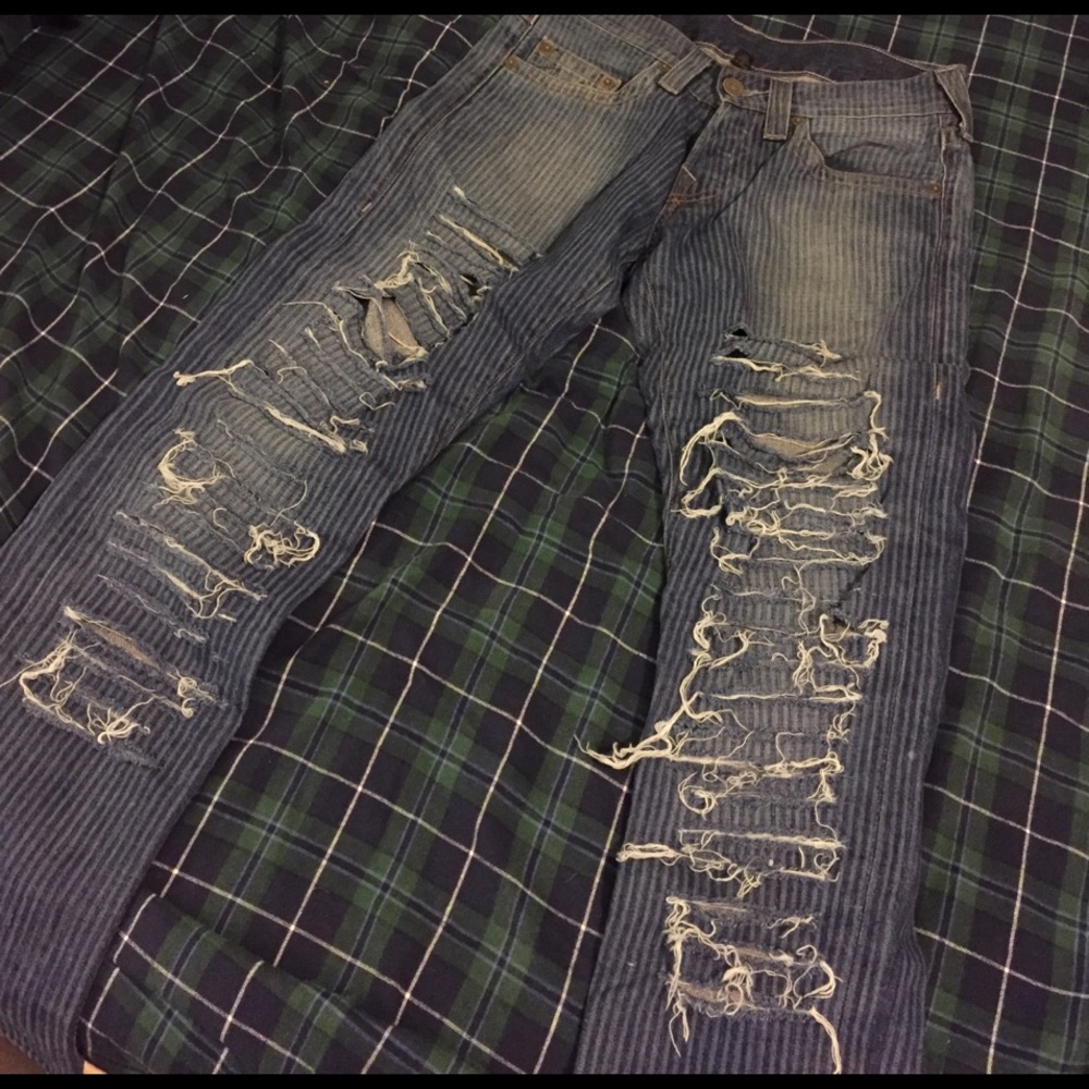 True Religion Distressed Genos