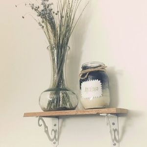 ornate shelve brackets + wood shelf 🌱💕💫🐝🌸