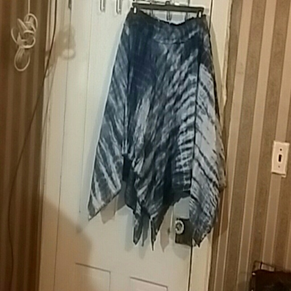 Dresses & Skirts - Skirt