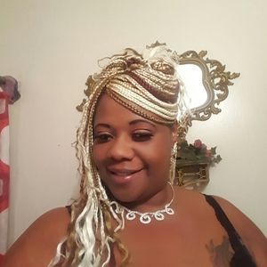 Meet your Posher, Lorraine