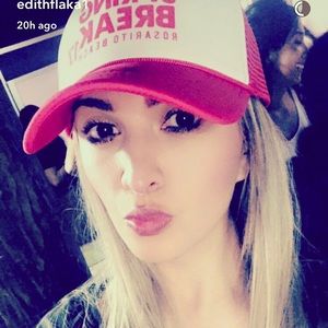 Meet your Posher, Edith