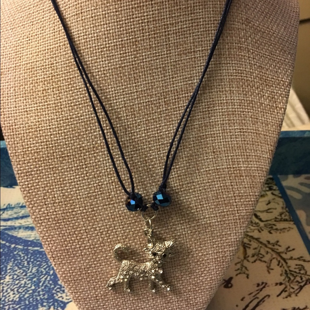 Cat pendant with rhinestone & faceted beads - Picture 2 of 3