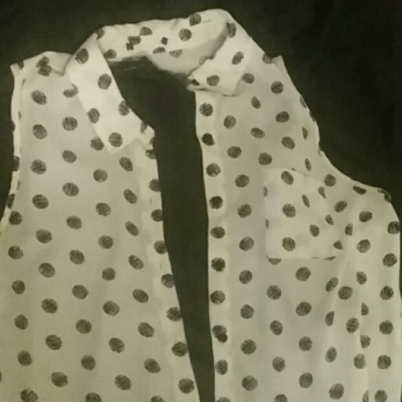 White and black polka dot silky flowy button up - Picture 3 of 3