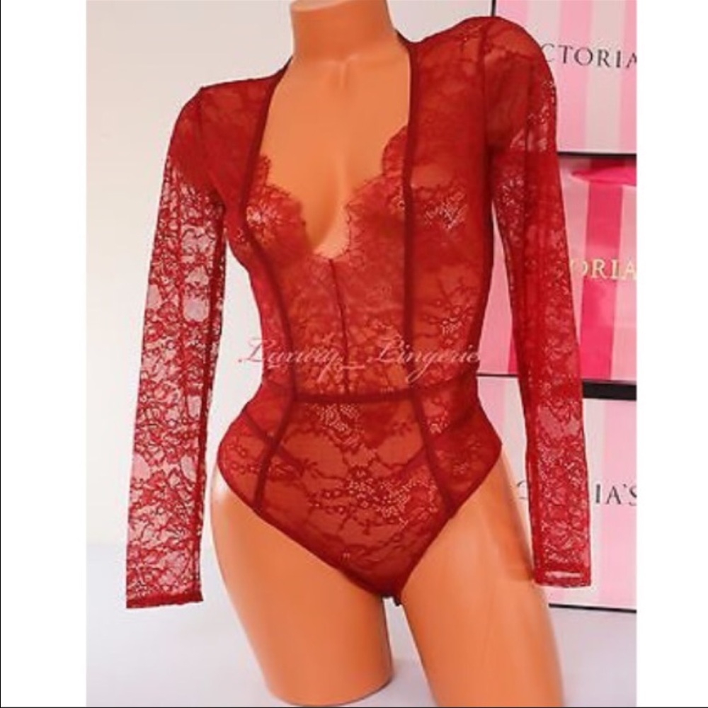 Not selling looking for this ! Size small ..
