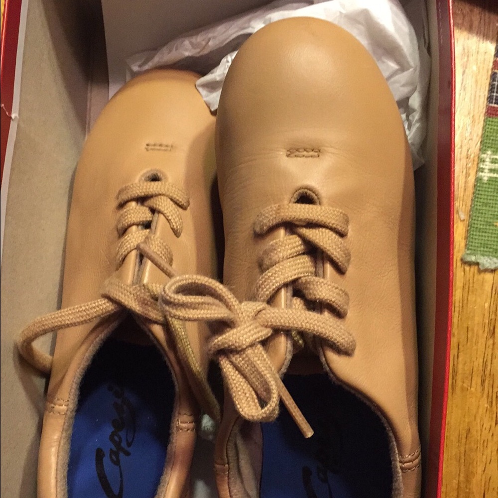 Capezio kids 2.5 tap shoes