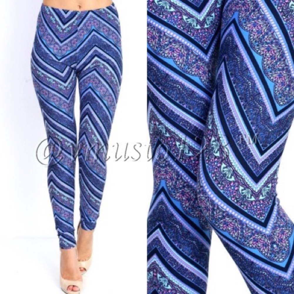 MEGA SOFT KNIT KALEIDOSCOPE LEGGINGS - Picture 2 of 4