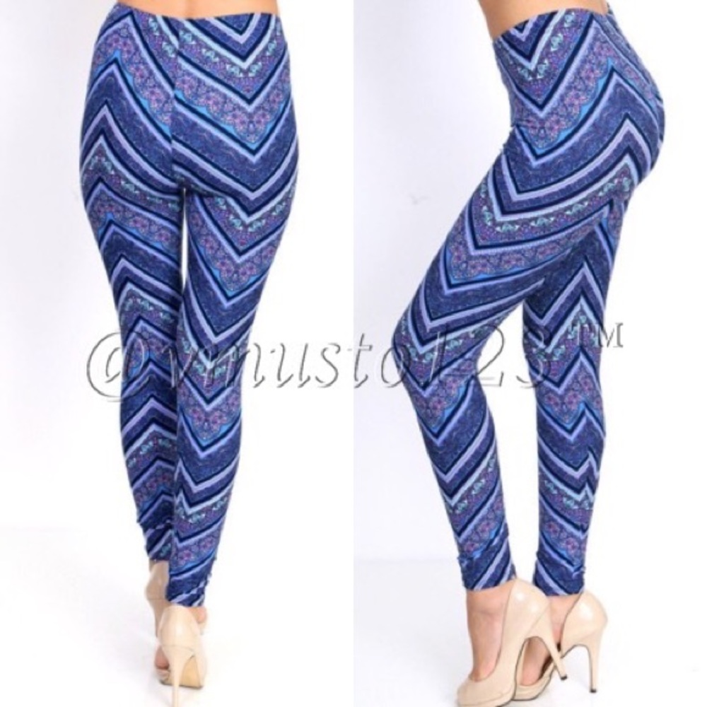 MEGA SOFT KNIT KALEIDOSCOPE LEGGINGS - Picture 3 of 4