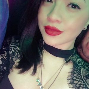 Meet your Posher, Celina