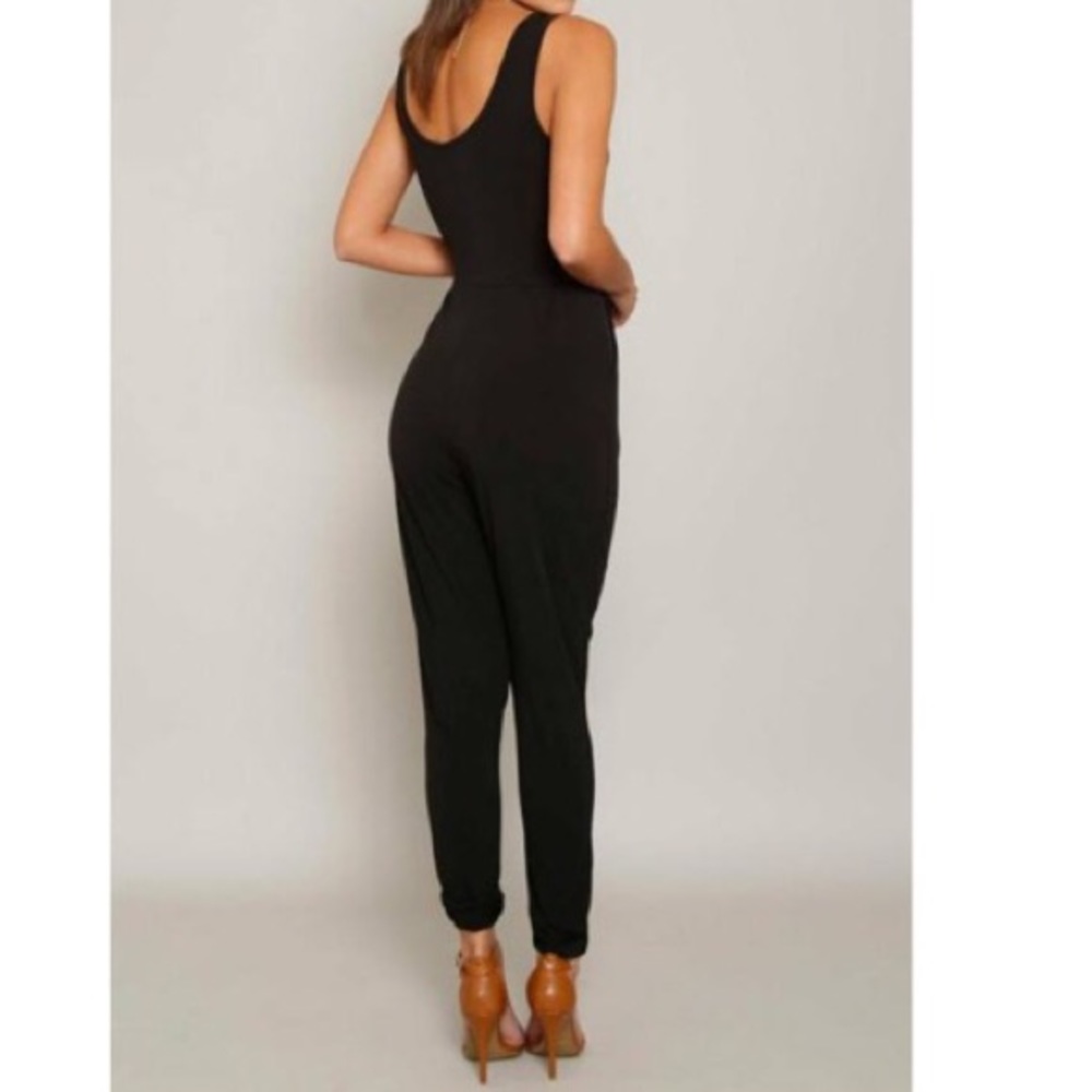 ✨LAST ONE✨Gorgeous jumpsuit - Picture 2 of 4