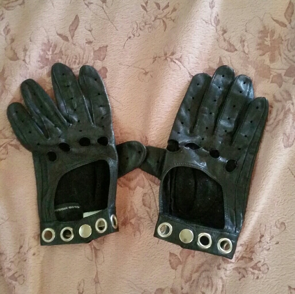 HOT! Black Leather Gloves w/Grommets