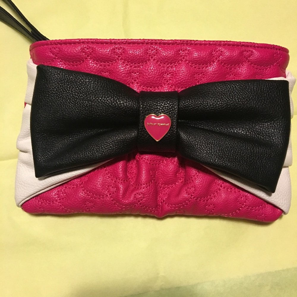 BETSEY JOHNSON NWOT CLUTCH PUTSE WALLET WRISTLET