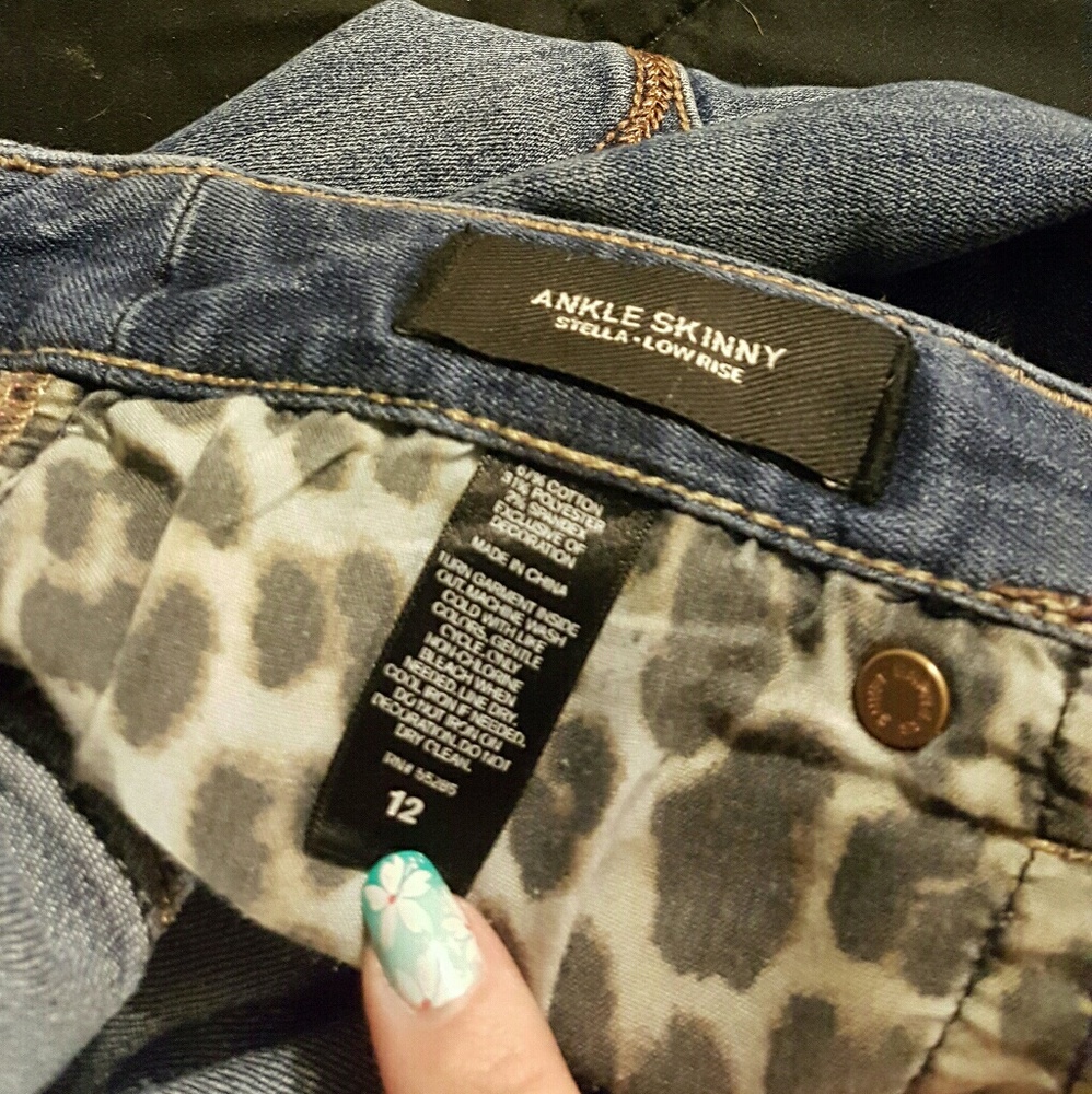 I'm looking in search of these Express jeans