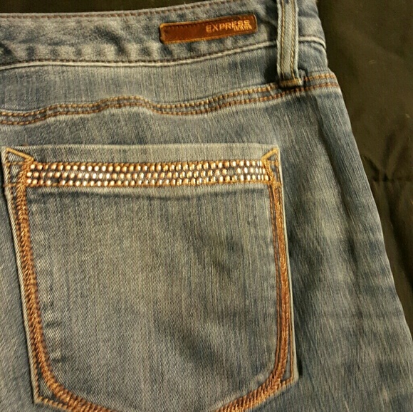 I'm looking in search of these Express jeans - Picture 2 of 3