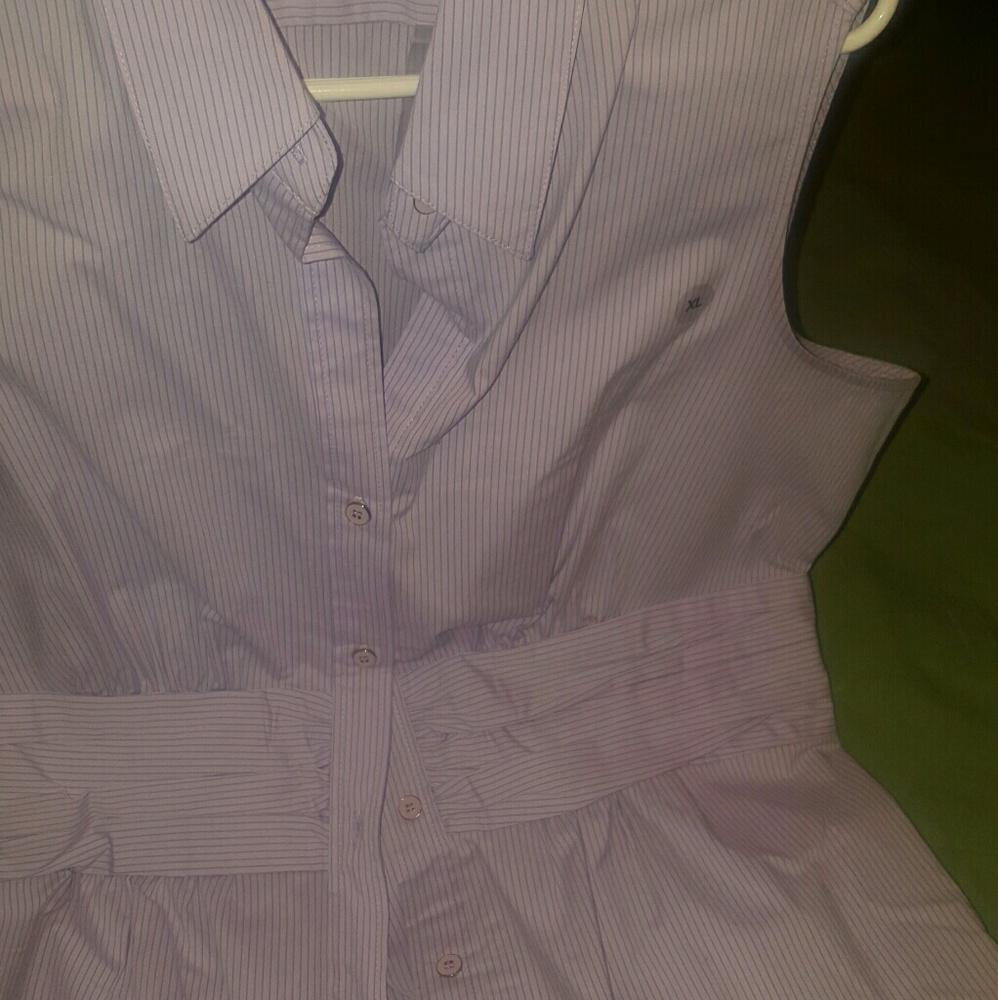 Sleeveless top - peplum style